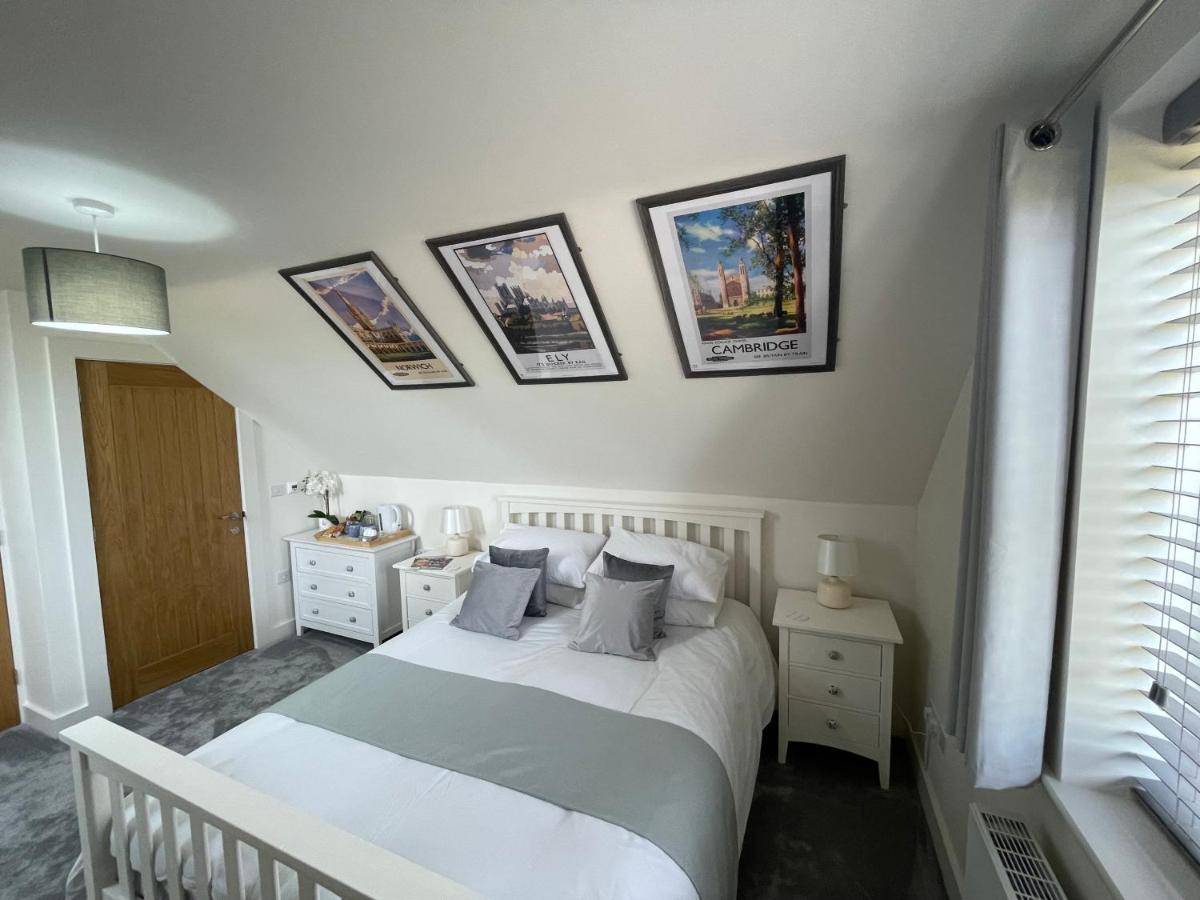 The Top Floor Stretham 外观 照片